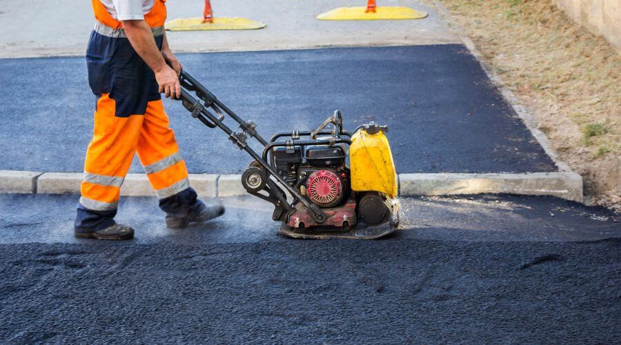 Professional gutter cleaning in Parkin, AR